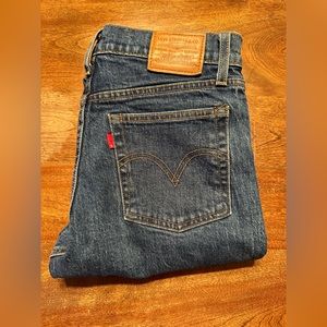 Levi’s Wedgie Straight Cut Size 27
